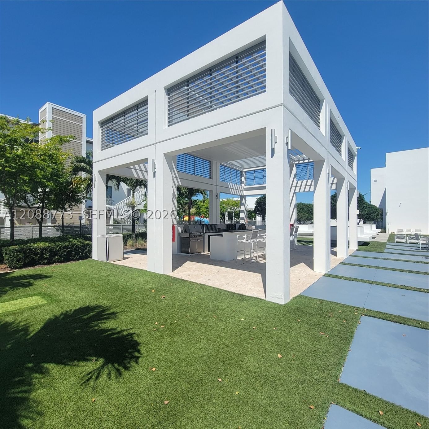 Real estate property located at 10440 67th St #10440, Miami-dade, Landmark At Doral Central, Doral, FL