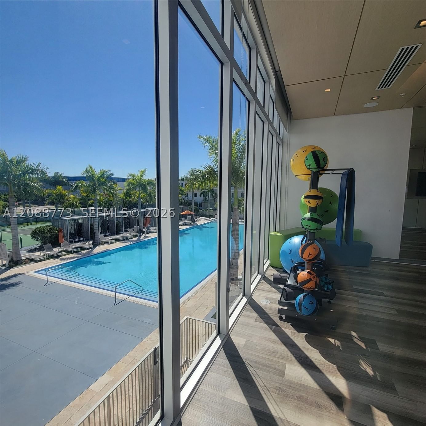 Real estate property located at 10440 67th St #10440, Miami-dade, Landmark At Doral Central, Doral, FL