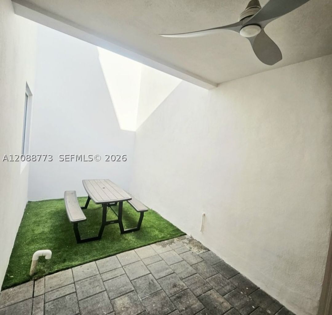 Real estate property located at 10440 67th St #10440, Miami-dade, Landmark At Doral Central, Doral, FL