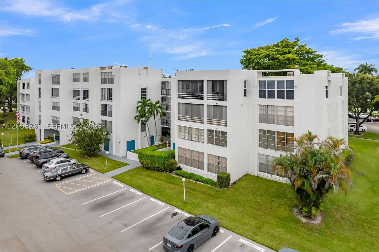 Real estate property located at 6903 Cypress Rd D26, Broward, Plantation Royal Section, Plantation, FL