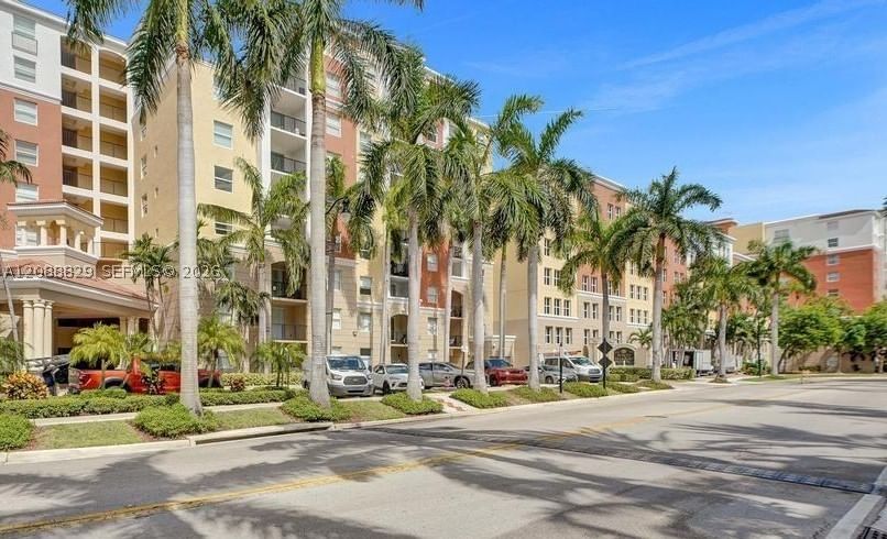 Real estate property located at 17100 Bay Rd #1906, Miami-dade, Porto Bellagio Condo, Sunny Isles Beach, FL