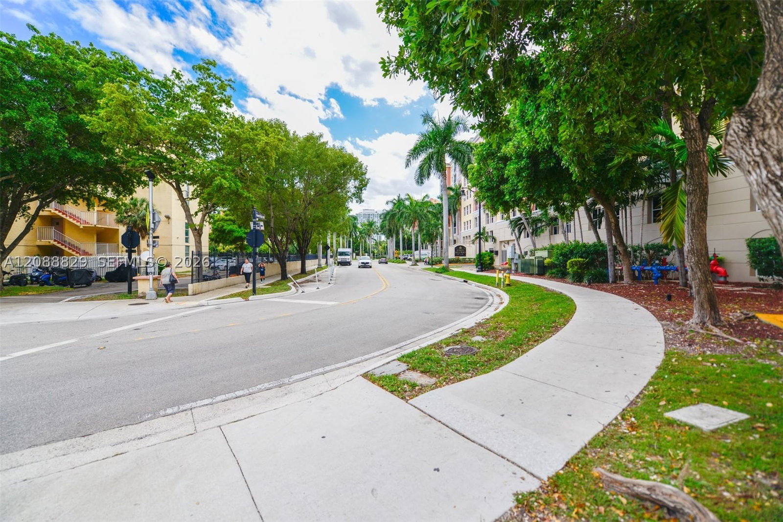 Real estate property located at 17100 Bay Rd #1906, Miami-dade, Porto Bellagio Condo, Sunny Isles Beach, FL