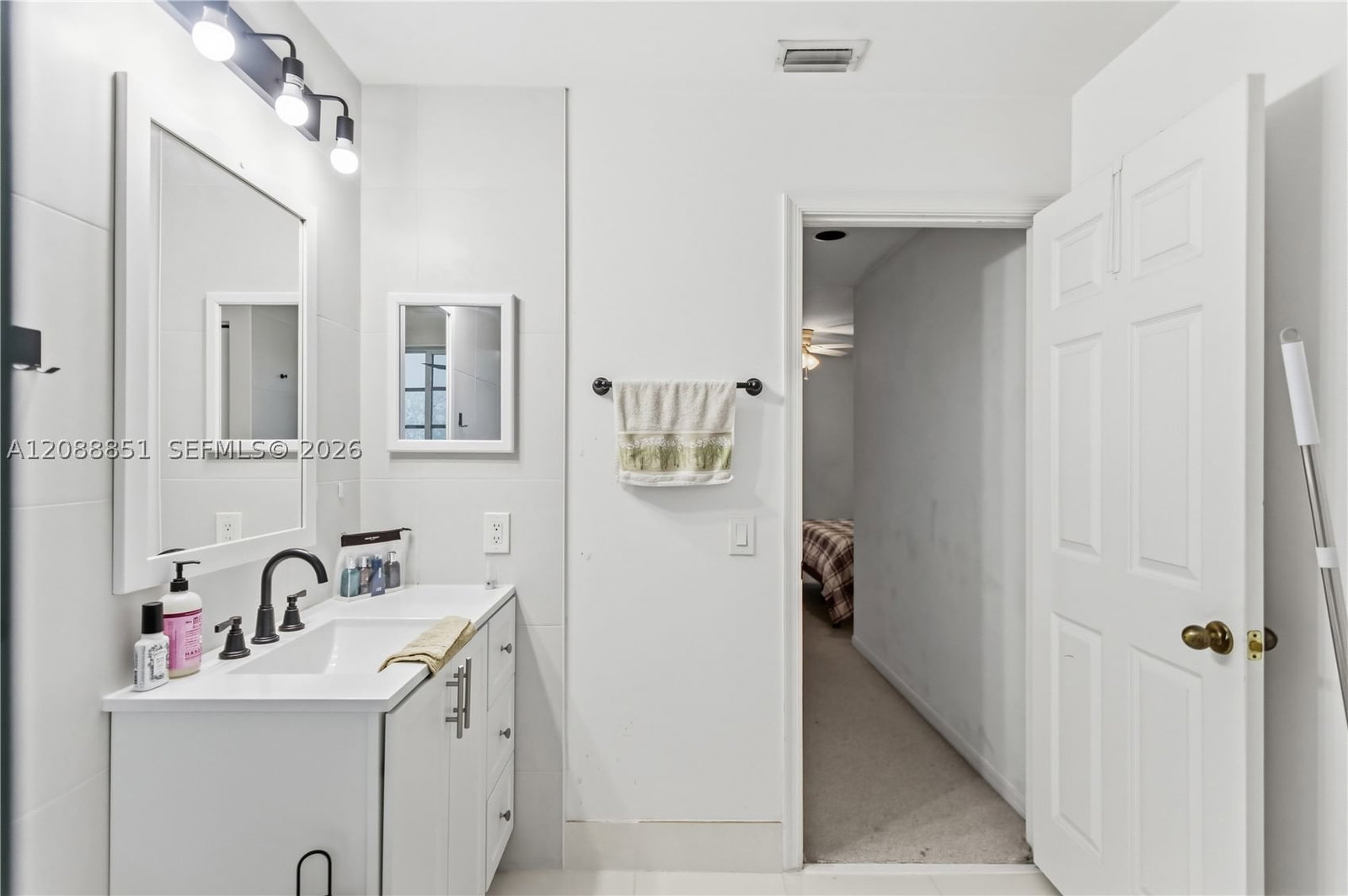 Real estate property located at 1642 Blue Jay Cir, Broward, Sector 2-parcels 1 2 3 4, Weston, FL