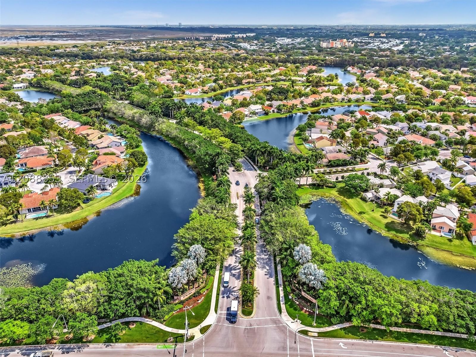 Real estate property located at 523 Stonemont Dr, Broward, Sector 4, Weston, FL