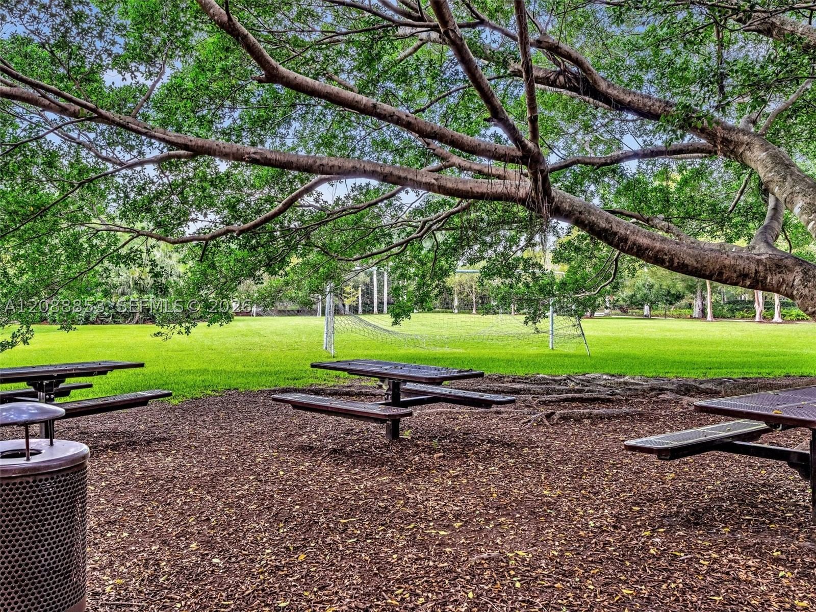 Real estate property located at 523 Stonemont Dr, Broward, Sector 4, Weston, FL
