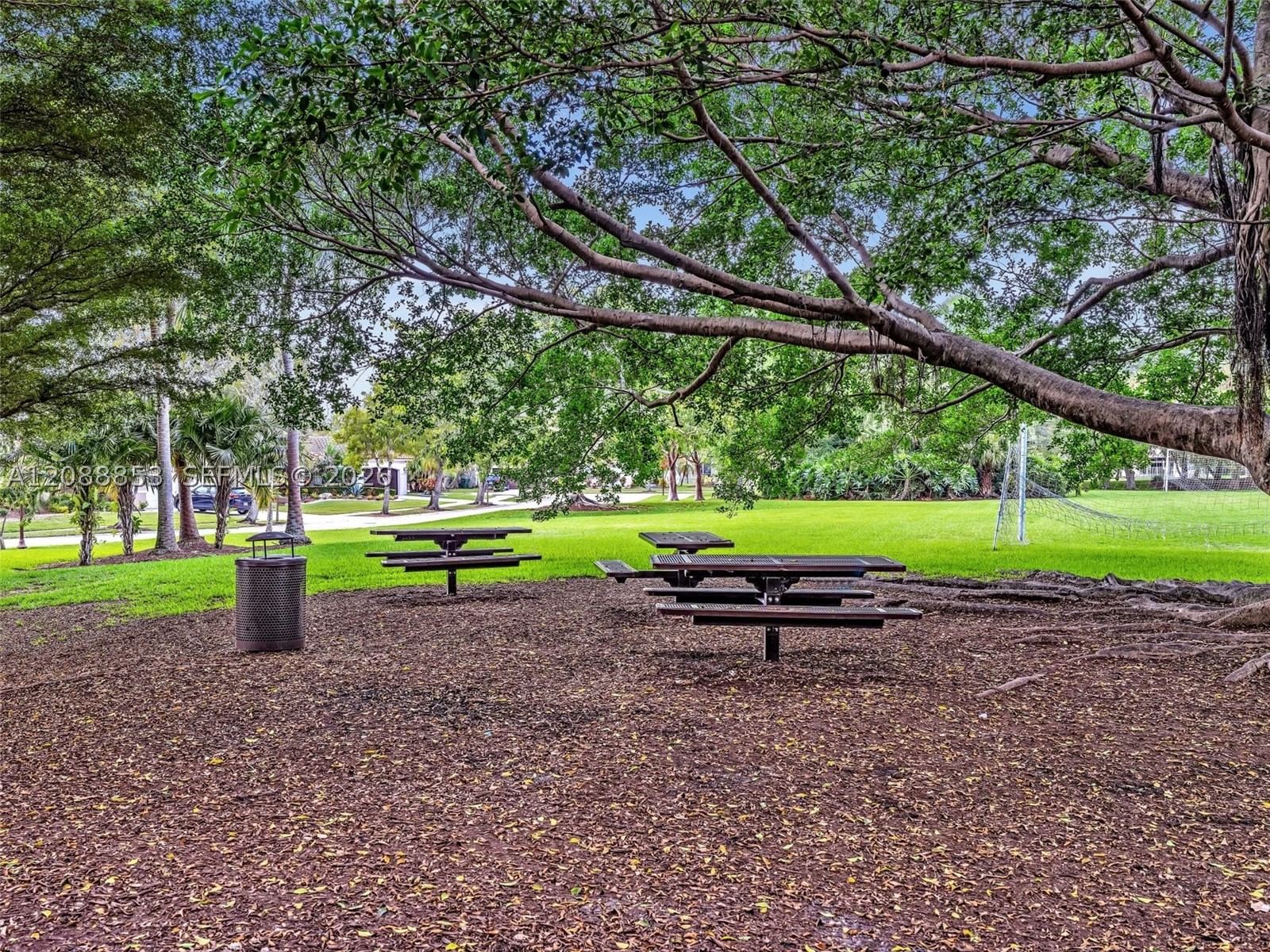 Real estate property located at 523 Stonemont Dr, Broward, Sector 4, Weston, FL