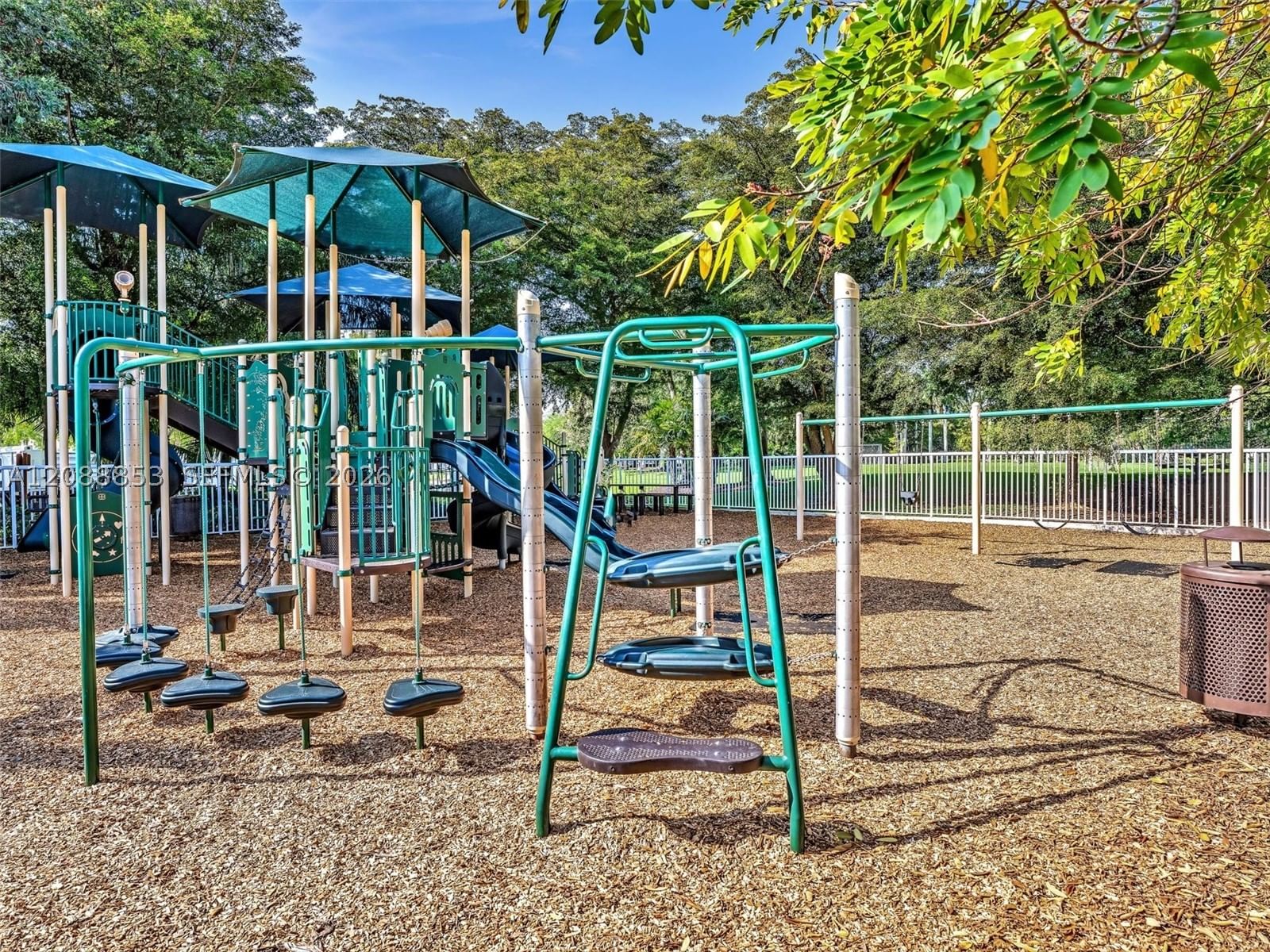 Real estate property located at 523 Stonemont Dr, Broward, Sector 4, Weston, FL