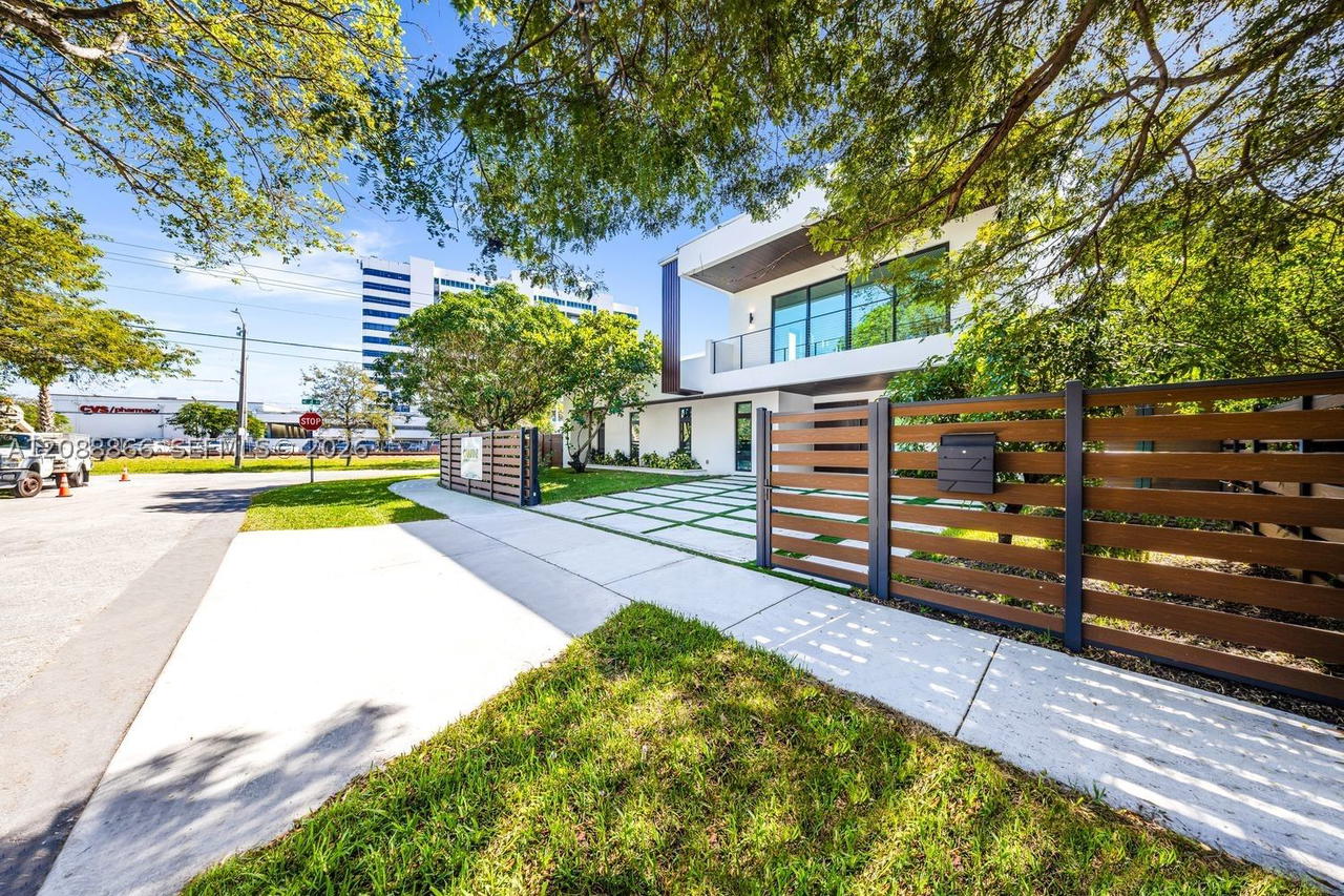 Real estate property located at 300 48th St, Miami-dade, Brentwood, Miami, FL