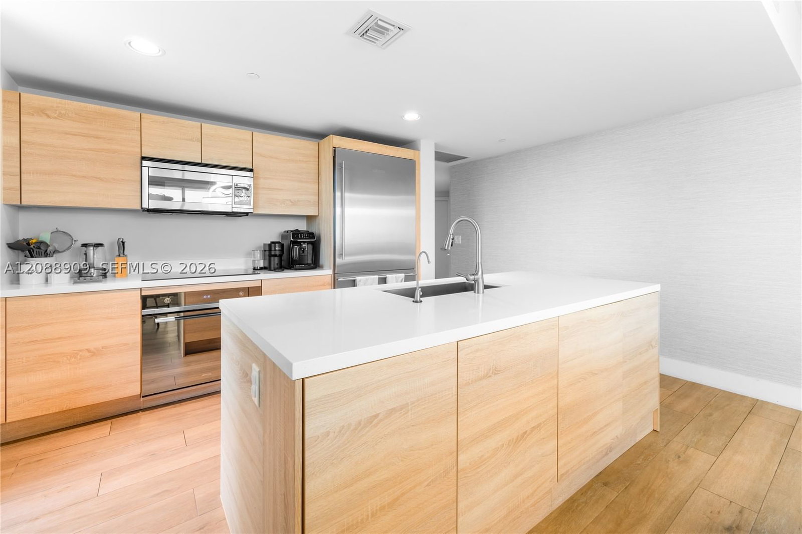 Real estate property located at 16385 Biscayne Blvd #707, Miami-dade, The Harbour North Condo, North Miami Beach, FL