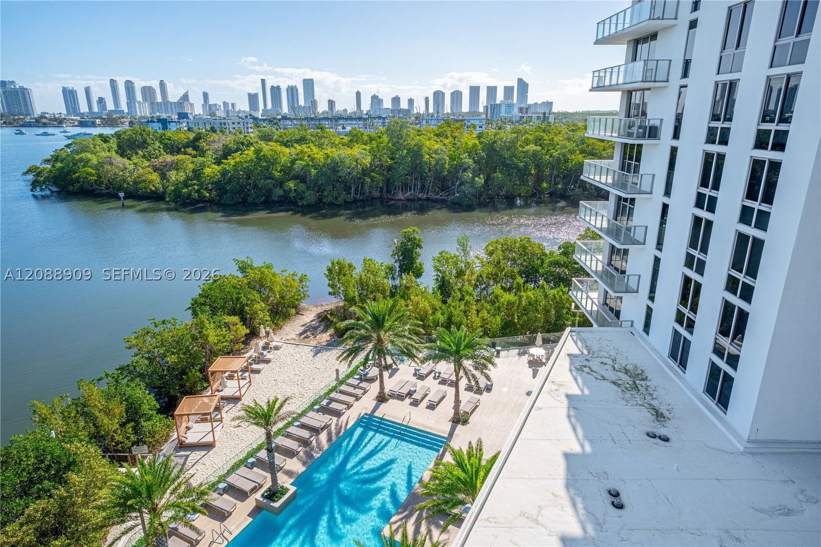 Real estate property located at 16385 Biscayne Blvd #707, Miami-dade, The Harbour North Condo, North Miami Beach, FL