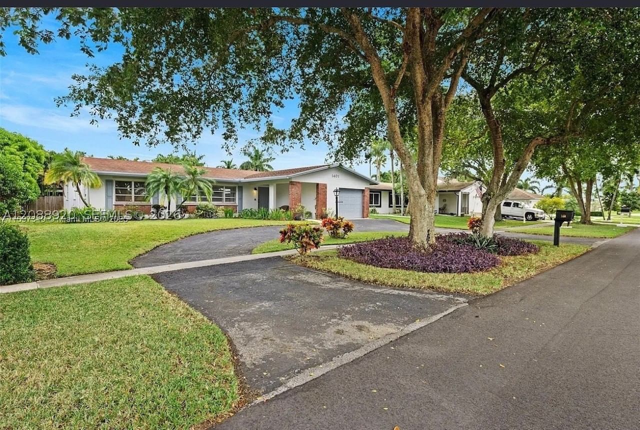 Real estate property located at 1401 122nd Ave, Broward, Pembroke Lakes Sec 6, Pembroke Pines, FL