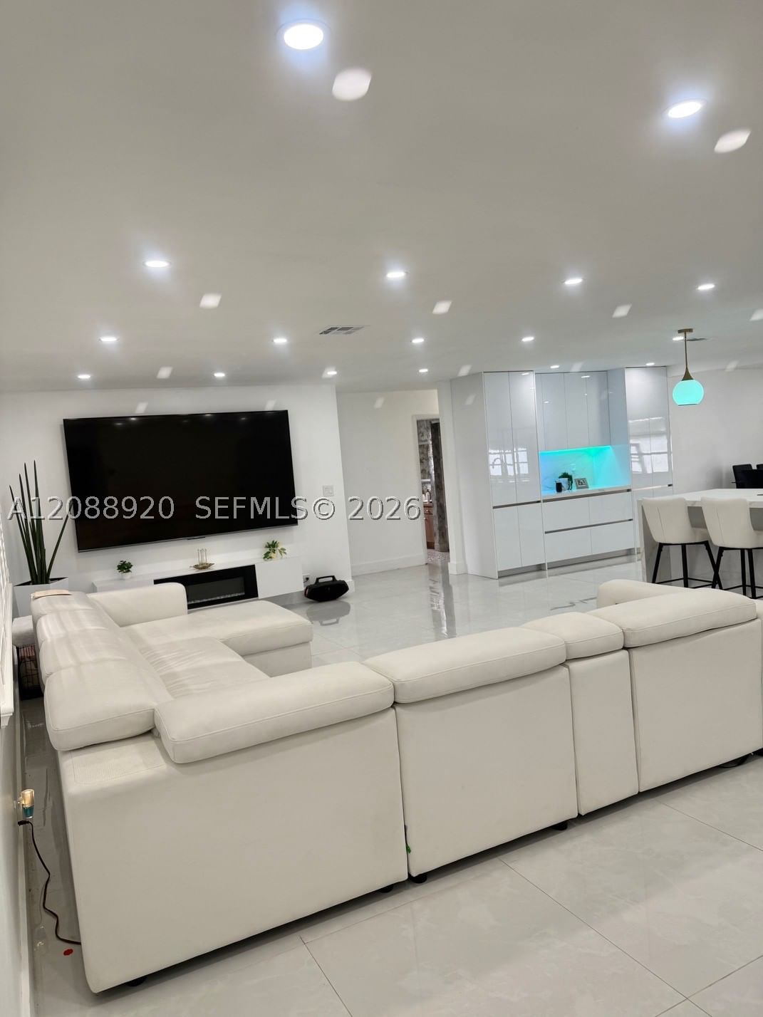 Real estate property located at 1401 122nd Ave, Broward, Pembroke Lakes Sec 6, Pembroke Pines, FL
