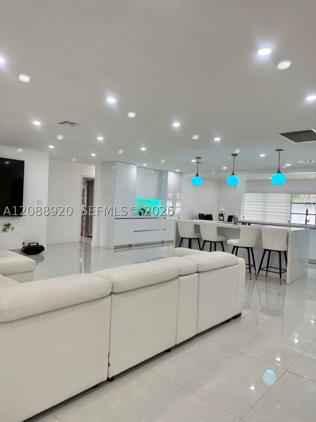 Real estate property located at 1401 122nd Ave, Broward, Pembroke Lakes Sec 6, Pembroke Pines, FL
