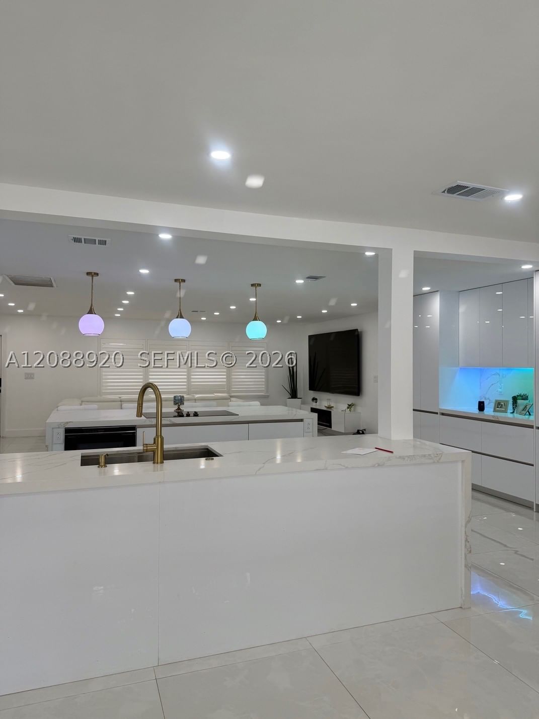 Real estate property located at 1401 122nd Ave, Broward, Pembroke Lakes Sec 6, Pembroke Pines, FL