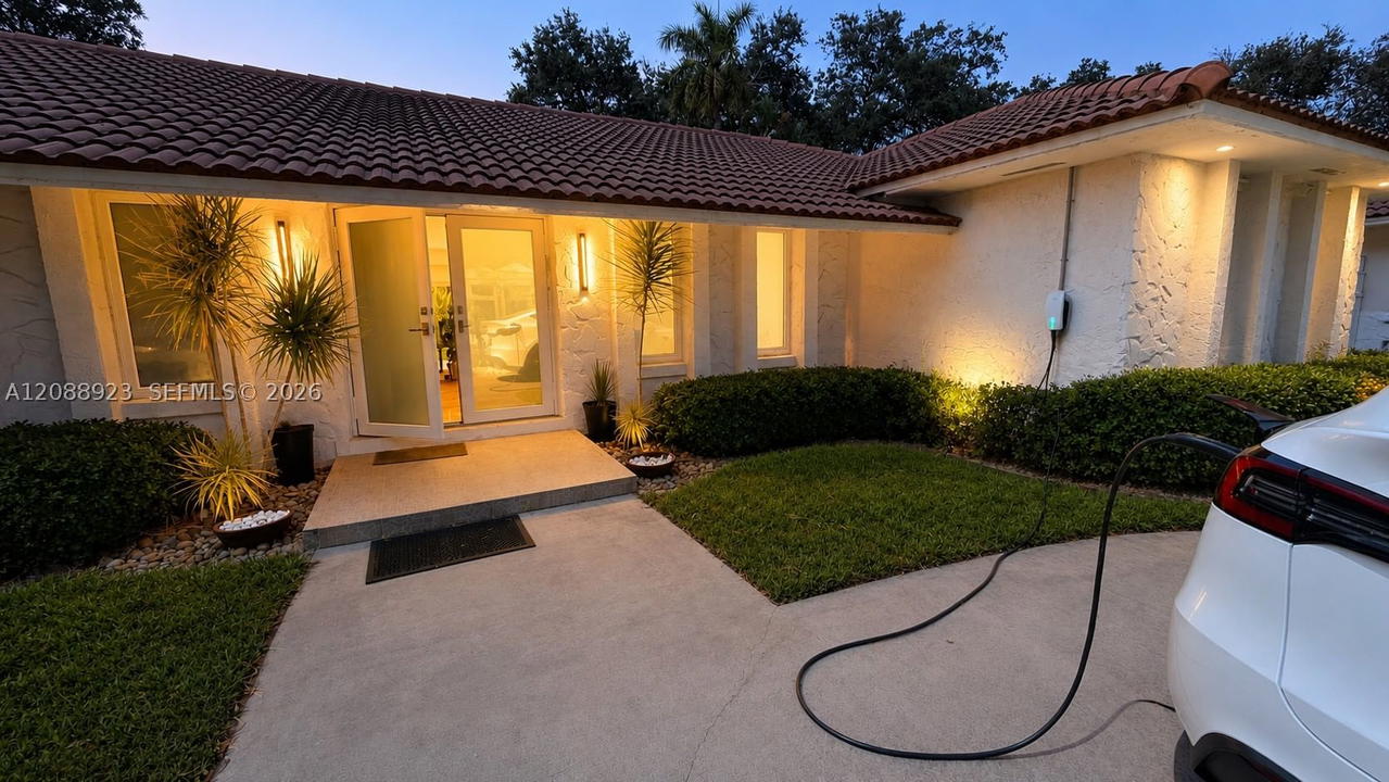 Real estate property located at 1835 212th Terrace, Miami-dade, Highland Gardens Fourth A, Miami, FL