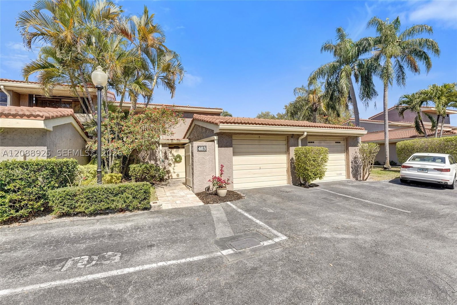 Real estate property located at 403 Dunwoody Ln #38, Broward, Townhouses Of Emerald Hill, Hollywood, FL