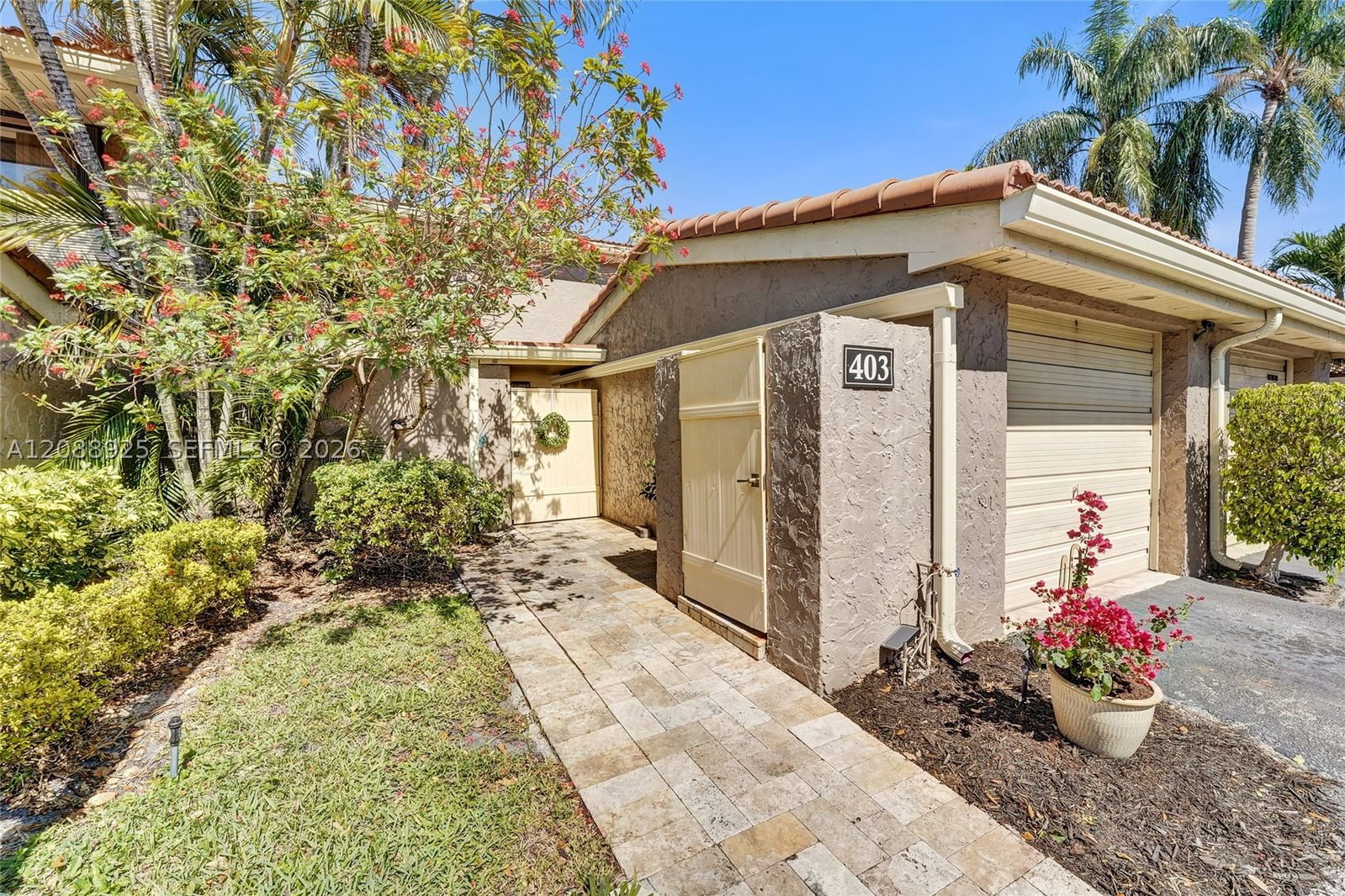 Real estate property located at 403 Dunwoody Ln #38, Broward, Townhouses Of Emerald Hill, Hollywood, FL