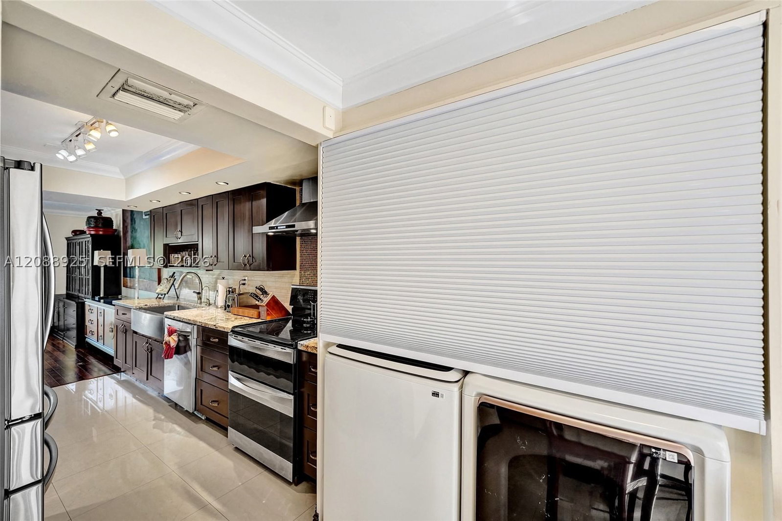 Real estate property located at 403 Dunwoody Ln #38, Broward, Townhouses Of Emerald Hill, Hollywood, FL
