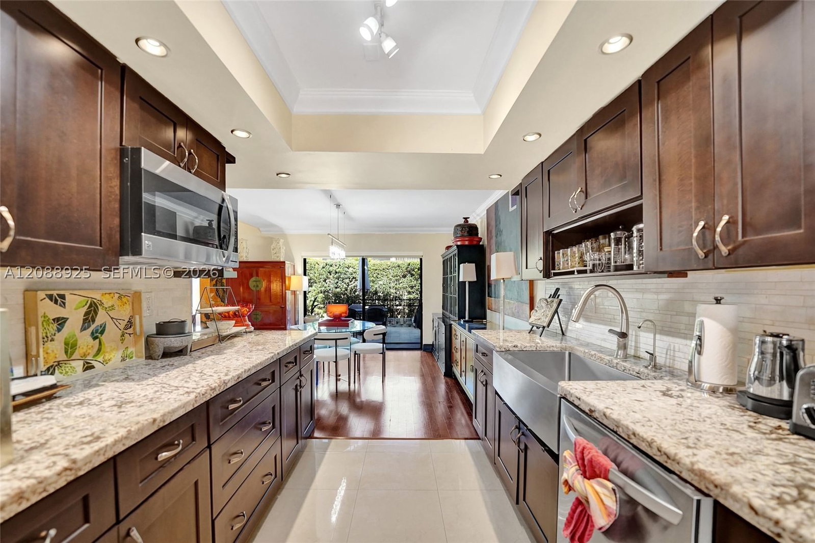 Real estate property located at 403 Dunwoody Ln #38, Broward, Townhouses Of Emerald Hill, Hollywood, FL