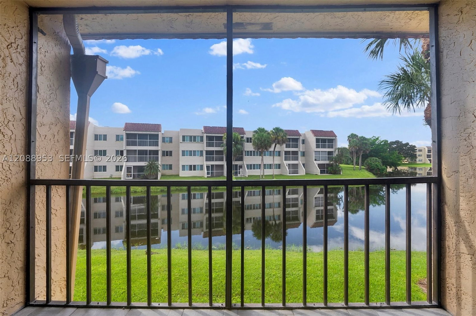 Real estate property located at 150 Lakeview Dr #203, Broward, Racquet Club Apartments A, Weston, FL