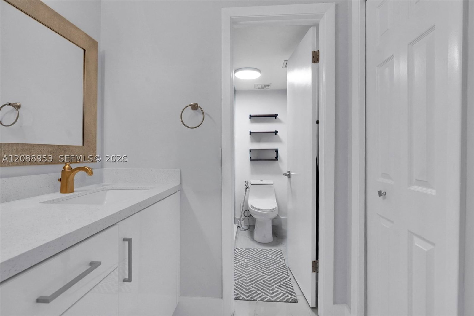 Real estate property located at 150 Lakeview Dr #203, Broward, Racquet Club Apartments A, Weston, FL