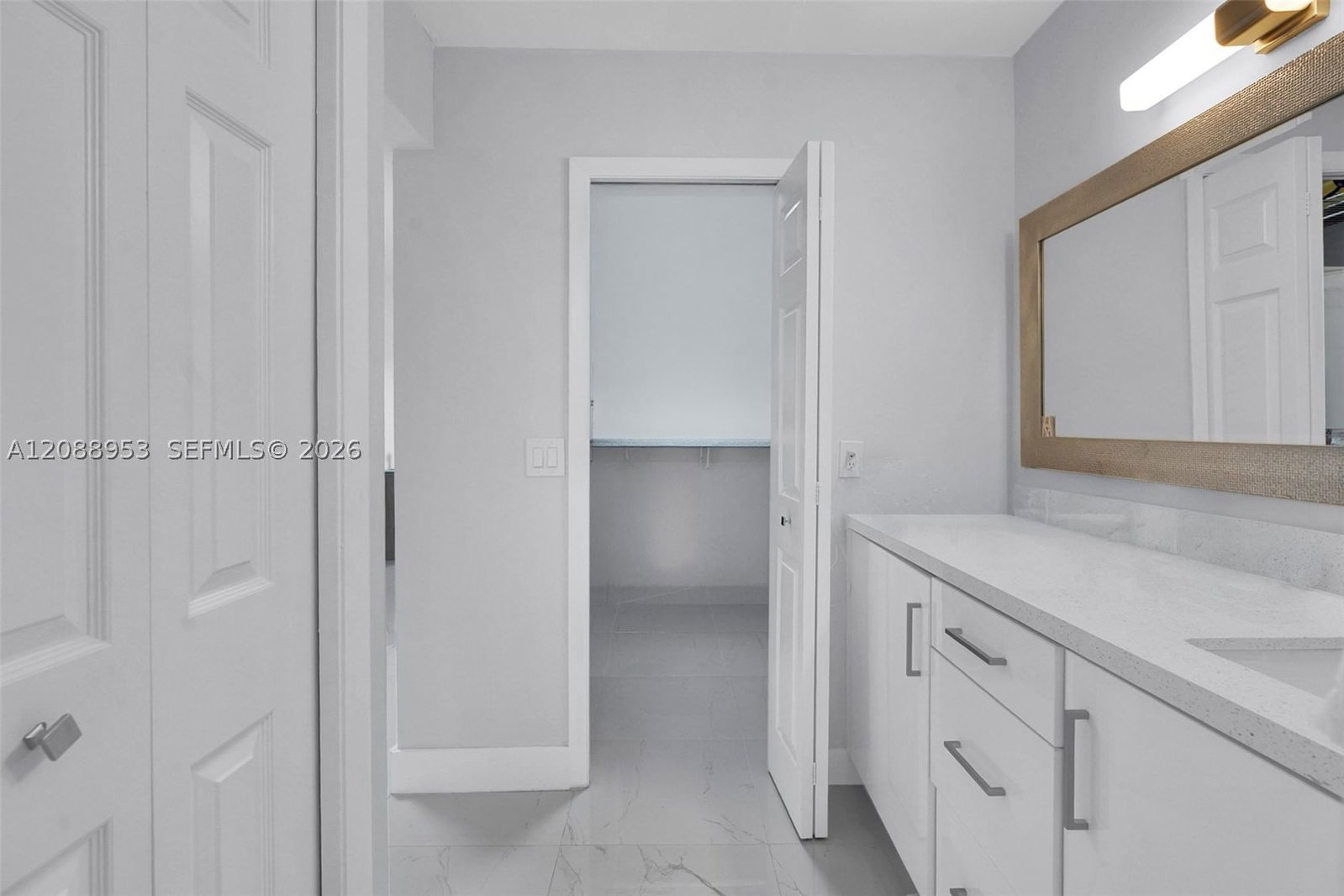 Real estate property located at 150 Lakeview Dr #203, Broward, Racquet Club Apartments A, Weston, FL