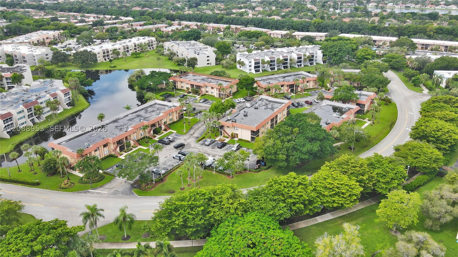 Real estate property located at 150 Lakeview Dr #203, Broward, Racquet Club Apartments A, Weston, FL