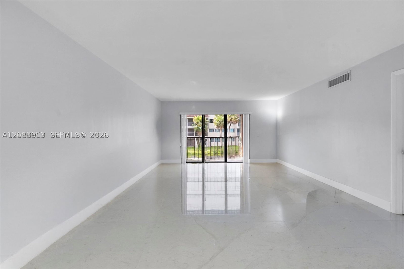 Real estate property located at 150 Lakeview Dr #203, Broward, Racquet Club Apartments A, Weston, FL