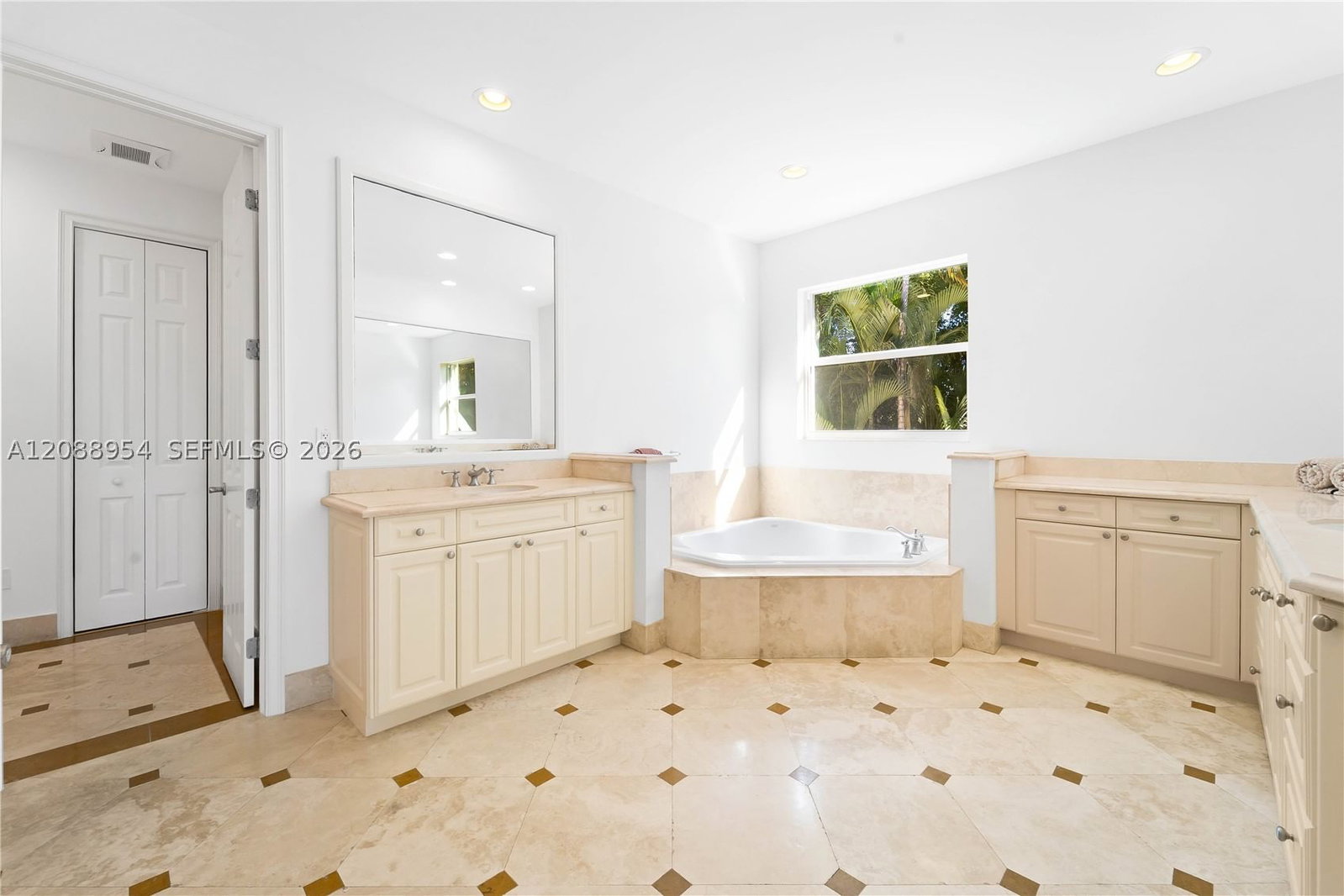 Real estate property located at 1490 Cleveland Rd, Miami-dade, Biscayne Point, Miami Beach, FL