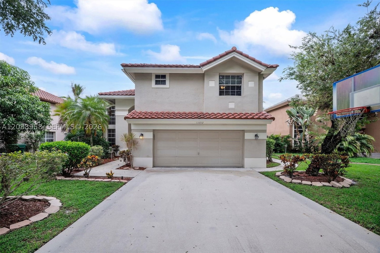 Real estate property located at 11092 Topeka Pl, Broward, Embassy Lakes Phase Ii, Cooper City, FL