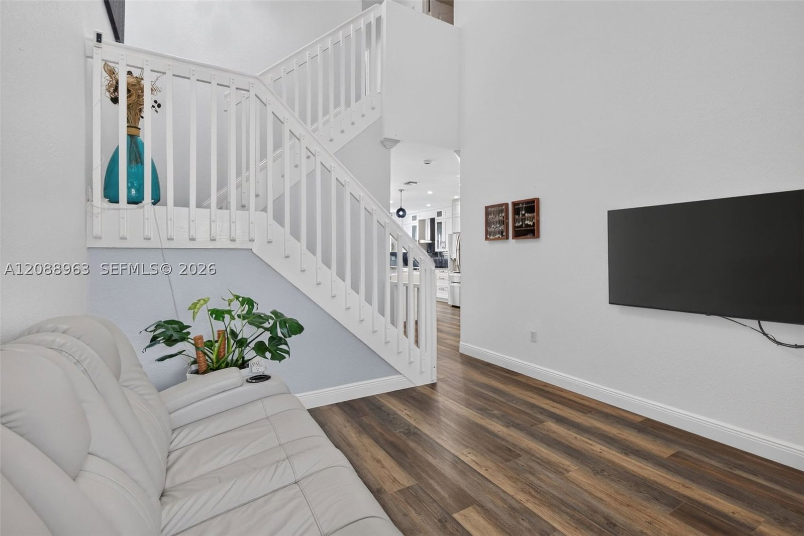 Real estate property located at 214 Riverwalk Cir, Broward, New River Estates Sec 6, Sunrise, FL
