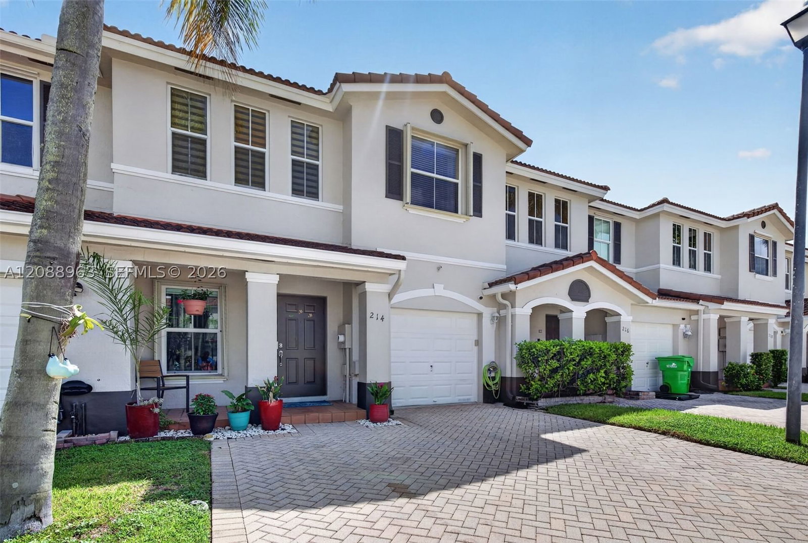 Real estate property located at 214 Riverwalk Cir, Broward, New River Estates Sec 6, Sunrise, FL