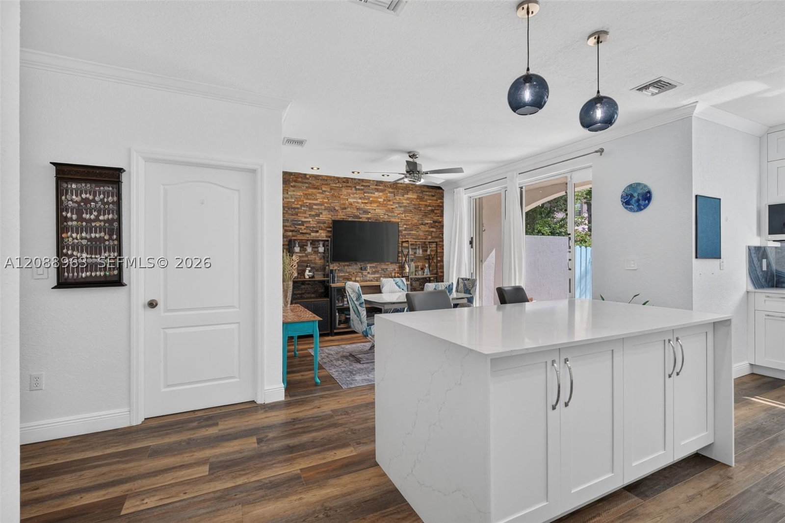 Real estate property located at 214 Riverwalk Cir, Broward, New River Estates Sec 6, Sunrise, FL