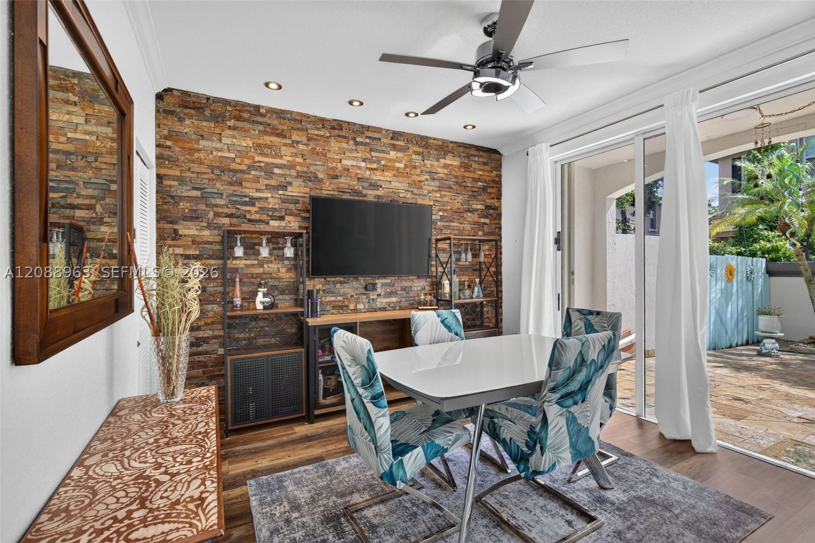 Real estate property located at 214 Riverwalk Cir, Broward, New River Estates Sec 6, Sunrise, FL