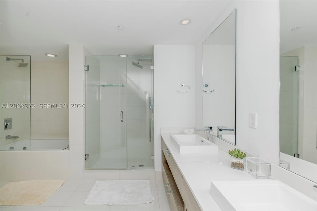 Real estate property located at 1300 Miami Ave #2210, Miami-dade, 1300 S Miami Avenue Condo, Miami, FL