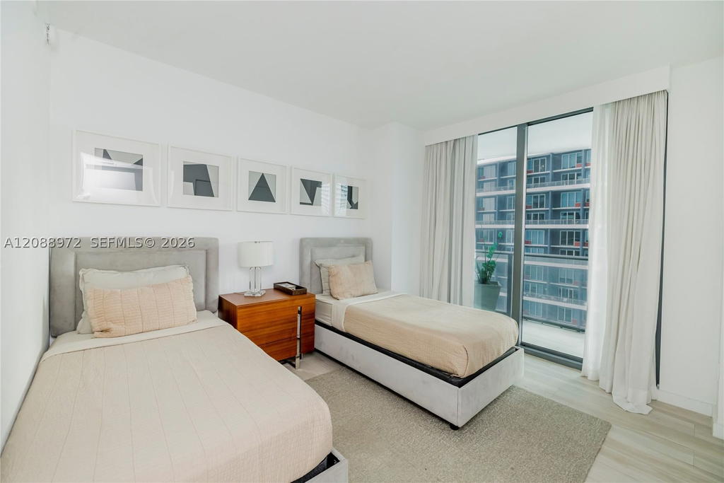 Real estate property located at 1300 Miami Ave #2210, Miami-dade, 1300 S Miami Avenue Condo, Miami, FL