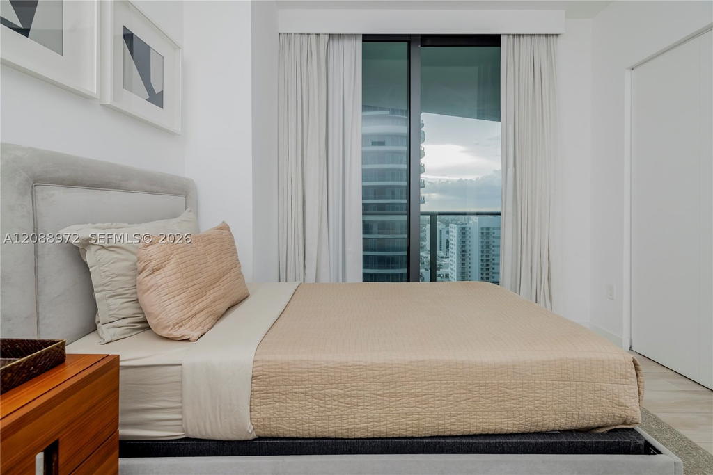 Real estate property located at 1300 Miami Ave #2210, Miami-dade, 1300 S Miami Avenue Condo, Miami, FL