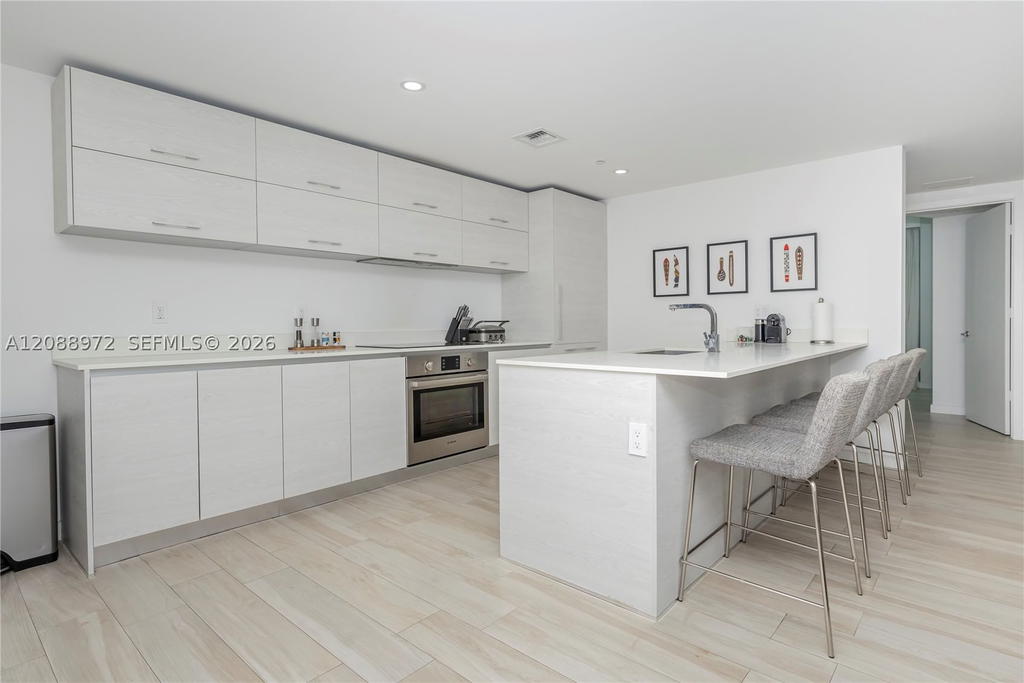 Real estate property located at 1300 Miami Ave #2210, Miami-dade, 1300 S Miami Avenue Condo, Miami, FL