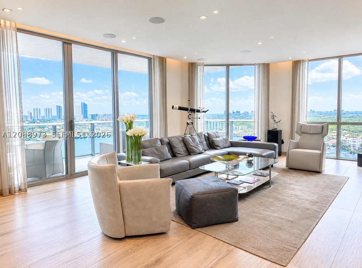 Real estate property located at 17111 Biscayne Blvd #2210, Miami-dade, Marina Palms Residences S, North Miami Beach, FL