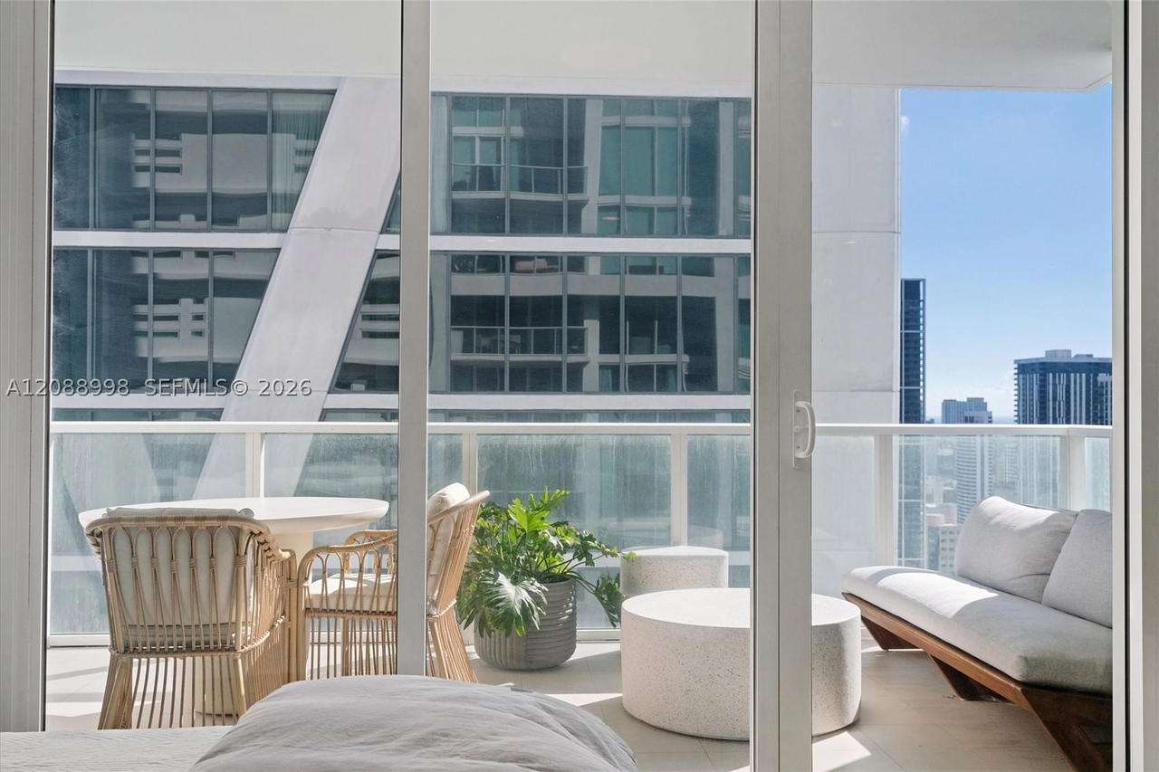 Real estate property located at 1040 Biscayne Blvd #3908, Miami-dade, Ten Museum Pk Residential, Miami, FL