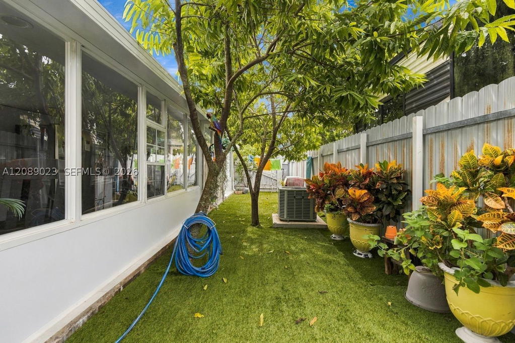 Real estate property located at 20505 45th Ave, Miami-dade, Carol City Gardens 2nd Ad, Miami Gardens, FL