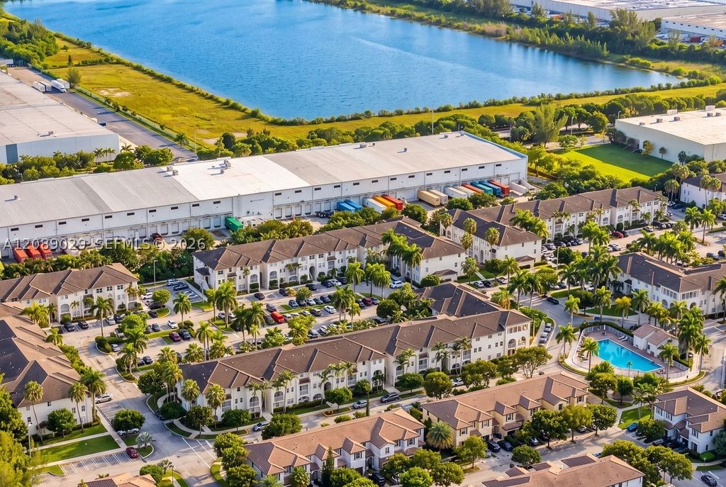 Real estate property located at 11603 89th St #213, Miami-dade, St Mortiz At Doral Condo, Doral, FL