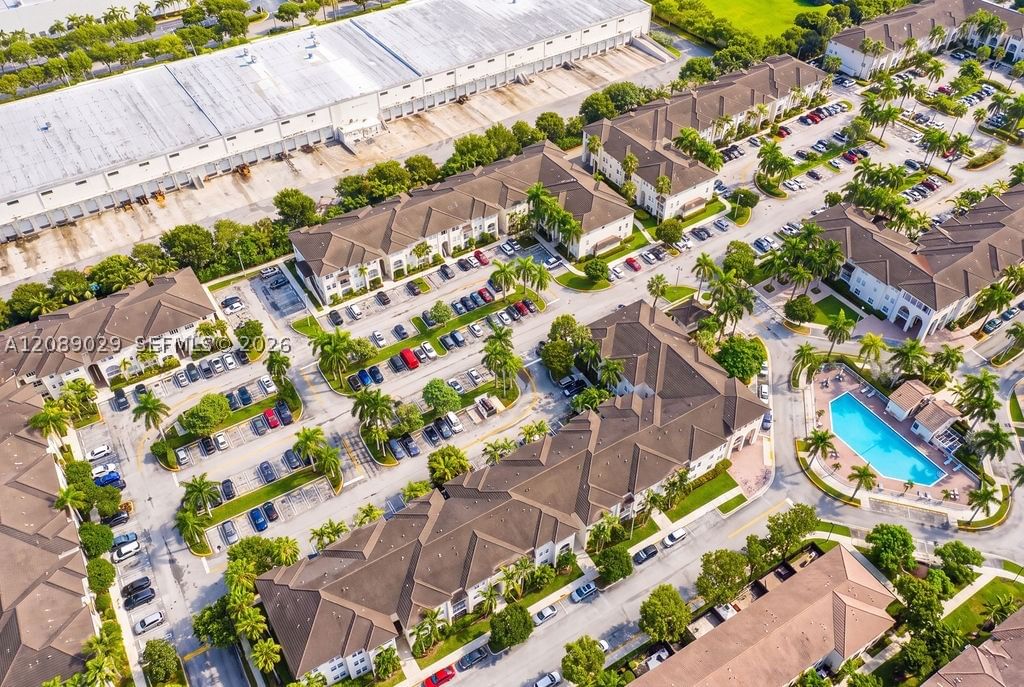 Real estate property located at 11603 89th St #213, Miami-dade, St Mortiz At Doral Condo, Doral, FL