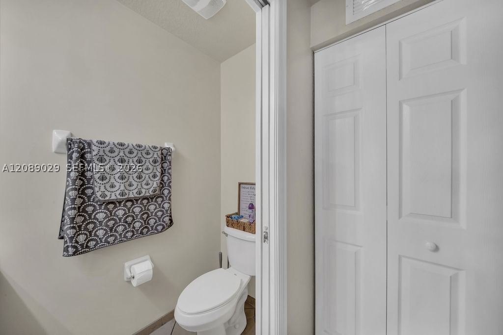Real estate property located at 11603 89th St #213, Miami-dade, St Mortiz At Doral Condo, Doral, FL
