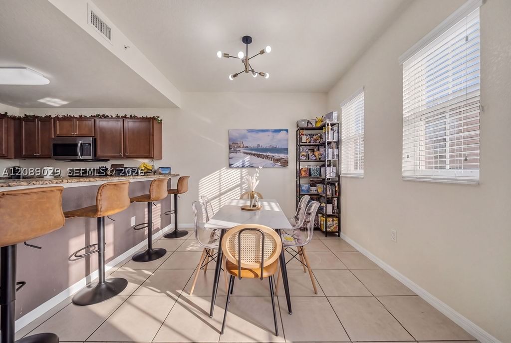 Real estate property located at 11603 89th St #213, Miami-dade, St Mortiz At Doral Condo, Doral, FL