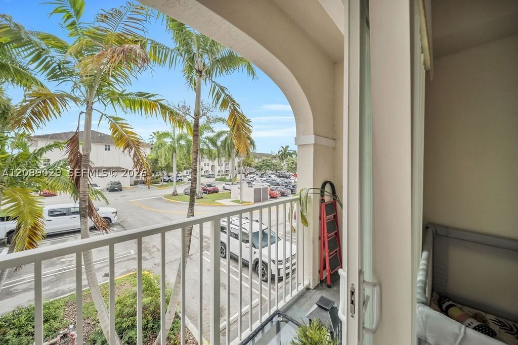 Real estate property located at 11603 89th St #213, Miami-dade, St Mortiz At Doral Condo, Doral, FL
