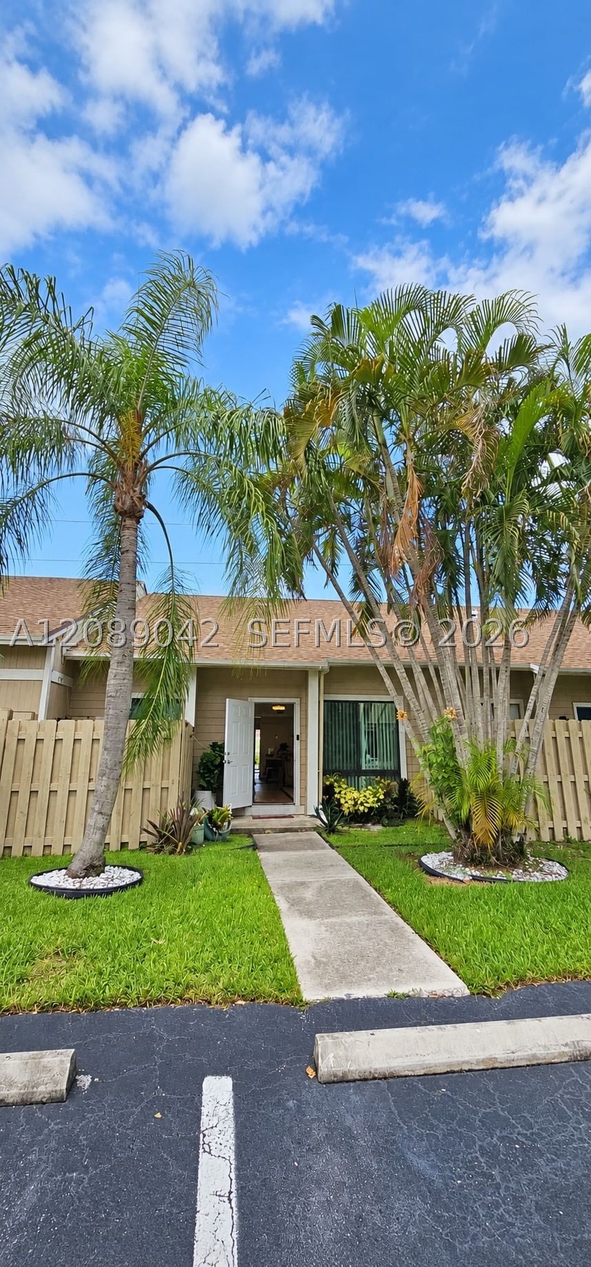 Real estate property located at 3557 111th Ter, Broward, Welleby Nw Quadrant, Sunrise, FL