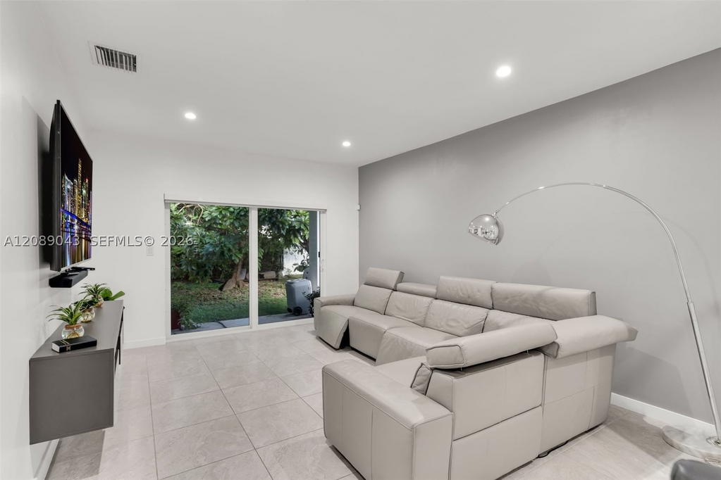 Real estate property located at 23031 124th Ave, Miami-dade, Silver Palm Park, Miami, FL