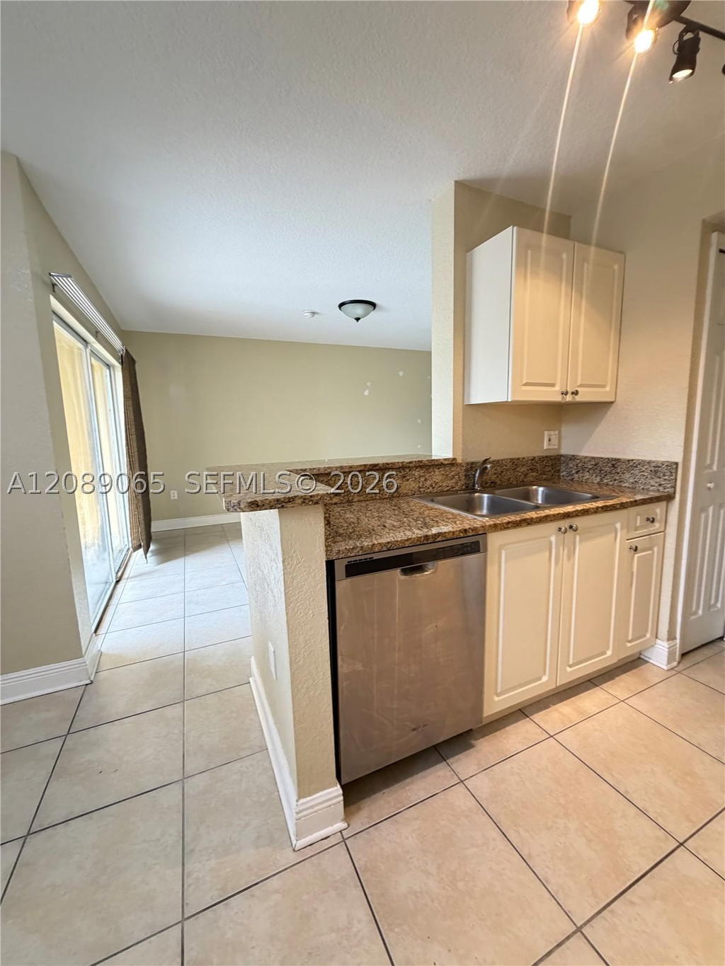 Real estate property located at 20930 87th Ave #207, Miami-dade, Breeze Of Galloway Condo, Cutler Bay, FL