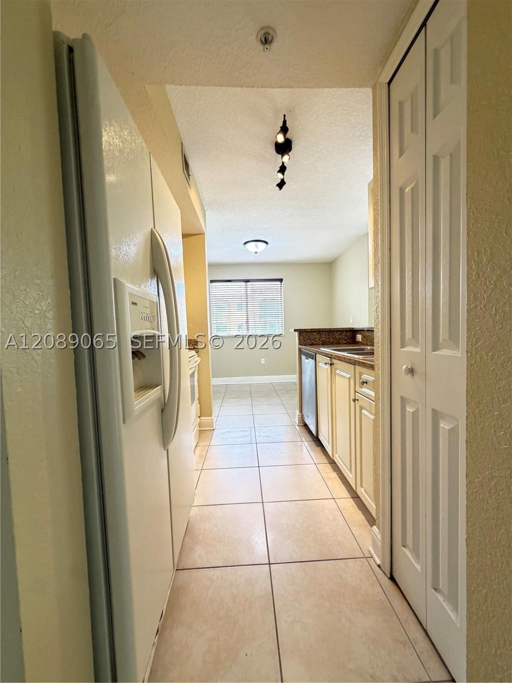 Real estate property located at 20930 87th Ave #207, Miami-dade, Breeze Of Galloway Condo, Cutler Bay, FL